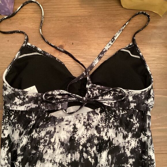 ATHLETA SIZE SMALL ZUMMA SWIM DRESS BLACK WHITE UPF 50+ - Picture 5 of 8